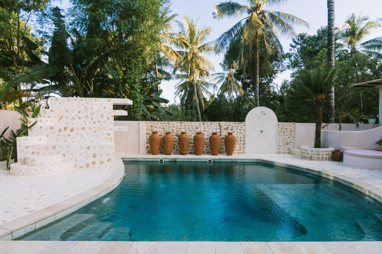 Готель Tiu Oasis Lombok Kuta  Екстер'єр фото